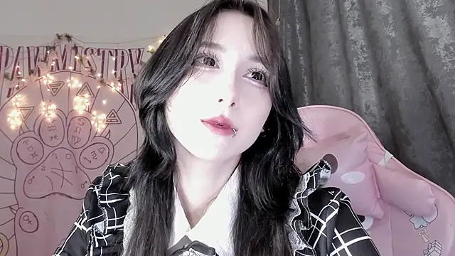 Holy420lolii online show from October 10, 2025, 3:44 pm