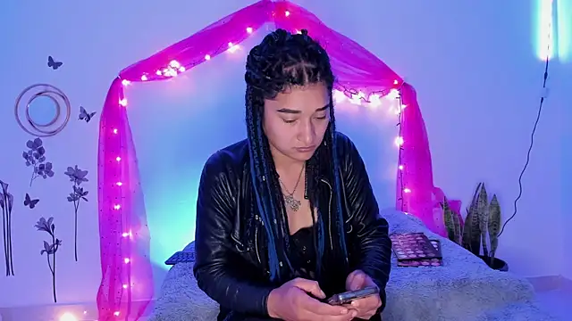 Eva Lee  online show from January 21, 2025, 6:00 am