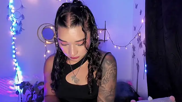 Eva Lee  online show from March 15, 2025, 7:20 am