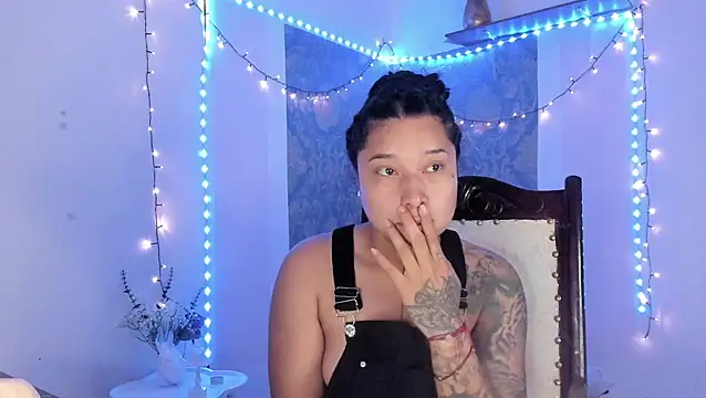 Eva Lee  online show from March 15, 2026, 9:37 am