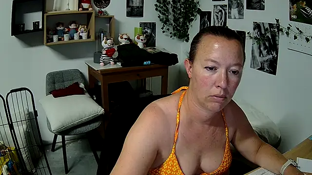 AnyaKreyxh online show from May 27, 2026, 11:40 am