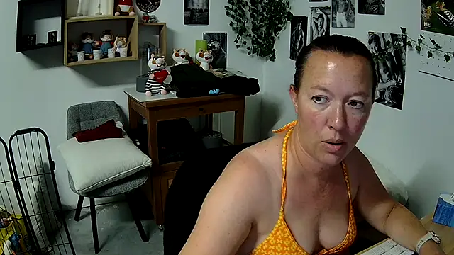 AnyaKreyxh online show from May 28, 2026, 11:40 am