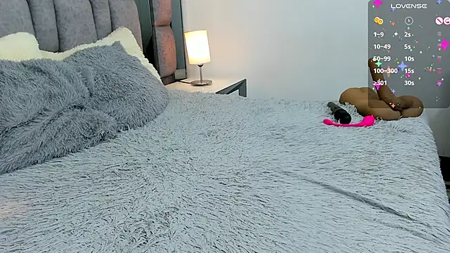 EMMAHILL1 online show from January 15, 2025, 10:57 pm