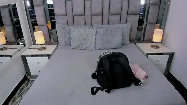 EMMAHILL1 online show from October 2, 2025, 7:21 pm