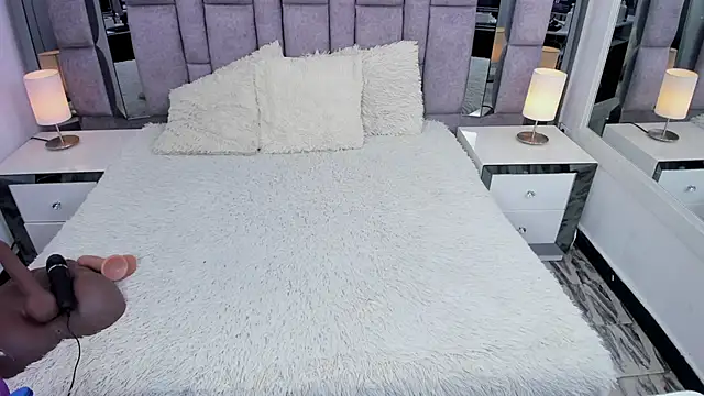 EMMAHILL1 online show from February 18, 2026, 11:17 am