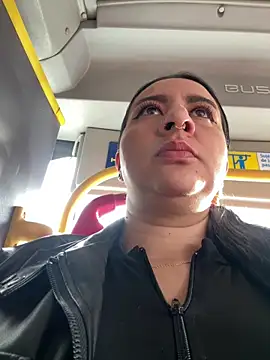 Abril Luv online show from March 13, 2026, 12:12 pm