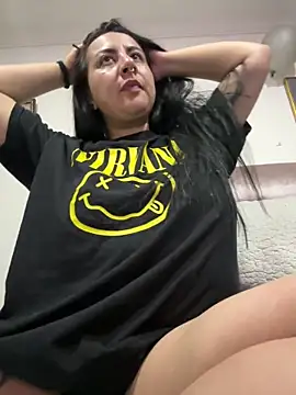 Abril Luv online show from April 15, 2026, 1:12 am