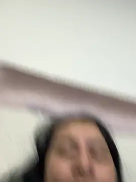 Abril Luv online show from April 21, 2026, 1:42 am