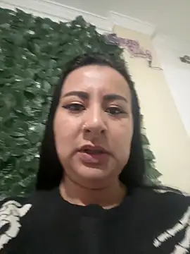 Snapshot of Abril_Luv chatting on April 25, 2026, 11:35 am Abril Luv online show from April 25, 2026, 11:35 am