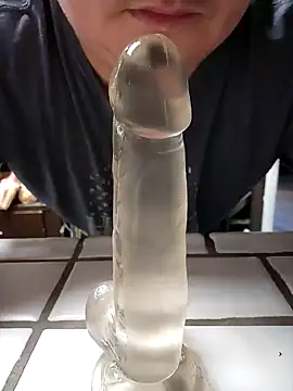 Snapshot of valhallacouple420 chatting on February 5, 2025, 11:17 pm valhallacouple420 online show from February 5, 2025, 11:17 pm