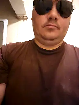 Snapshot of valhallacouple420 chatting on October 24, 2025, 10:28 pm valhallacouple420 online show from October 24, 2025, 10:28 pm