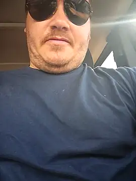 Snapshot of valhallacouple420 chatting on November 18, 2025, 9:08 pm valhallacouple420 online show from November 18, 2025, 9:08 pm