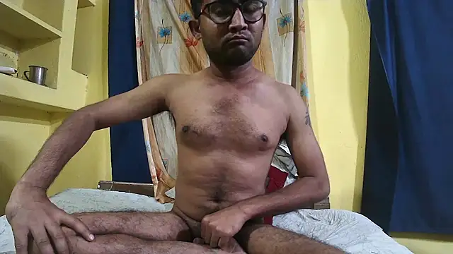 Cute boy2000 online show from December 24, 2024, 1:39 pm