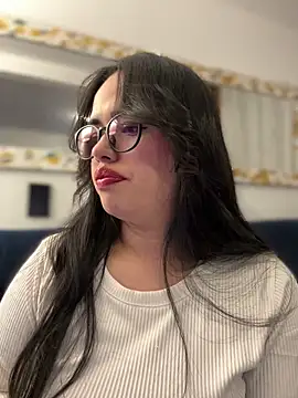 andra rose online show from February 17, 2025, 11:31 pm