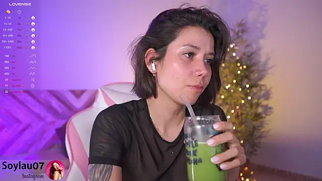 imjess01 online show from February 7, 2025, 3:12 am