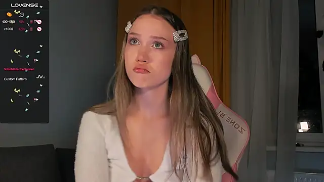 Snapshot of Amelia_Lein chatting on January 27, 2025, 11:33 pm Amelia Lein online show from January 27, 2025, 11:33 pm