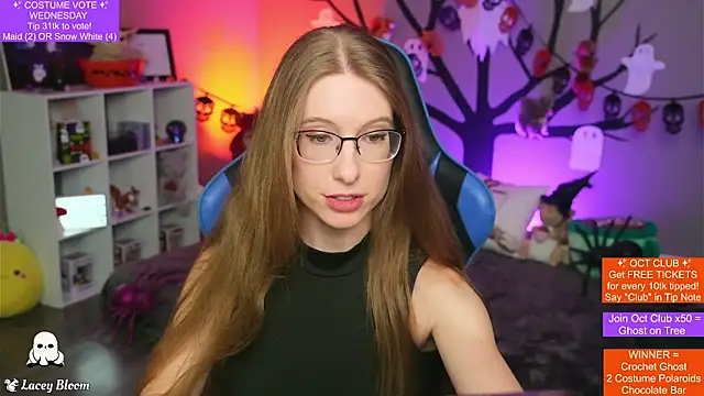 TheLaceyBloom online show from October 22, 2025, 1:17 am