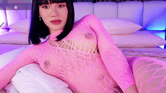 sweetieluna01 online show from November 23, 2025, 1:16 am