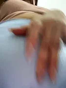 LuceroRm online show from November 21, 2025, 4:00 am