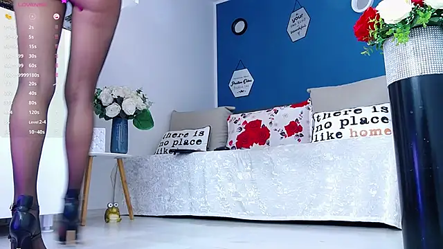 Aphrodite Amely online show from December 1, 2025, 1:27 pm