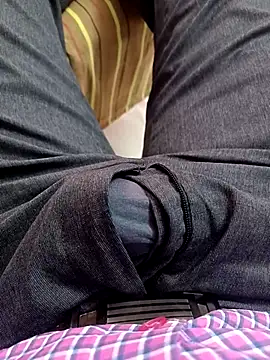 adicma123 online show from November 18, 2025, 9:14 am