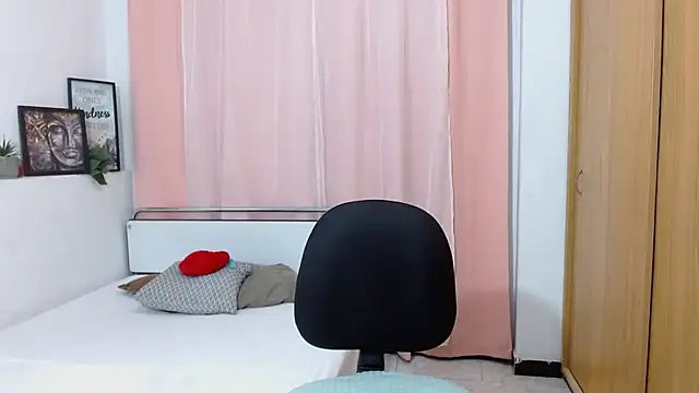 nickyCollins online show from October 3, 2025, 11:40 am