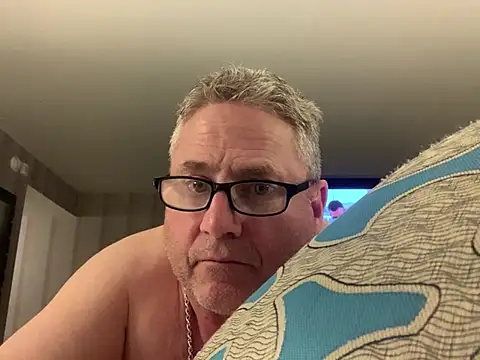 Snapshot of iwantutocum1X chatting on May 31, 2026, 8:10 am iwantutocum1X online show from May 31, 2026, 8:10 am