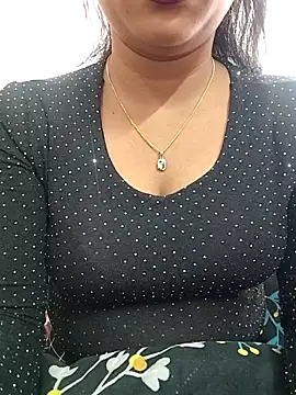 ANGE-MOU online show from April 11, 2026, 2:27 am