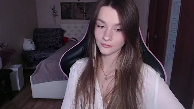 jeann elsaa online show from March 13, 2026, 3:35 am