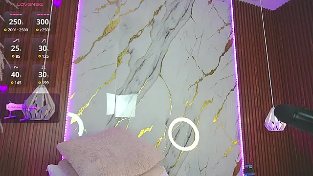 Snapshot of haylie_ chatting on January 13, 2025, 5:23 am haylie online show from January 13, 2025, 5:23 am