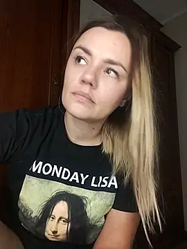 KrissSexi online show from September 18, 2025, 5:37 pm