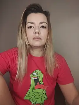 KrissSexi online show from December 14, 2025, 7:36 am