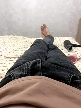 mihaixxx1 online show from October 22, 2025, 3:12 pm