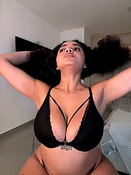 Snapshot of Mariecurl chatting on September 13, 2025, 10:09 pm Mariecurl online show from September 13, 2025, 10:09 pm