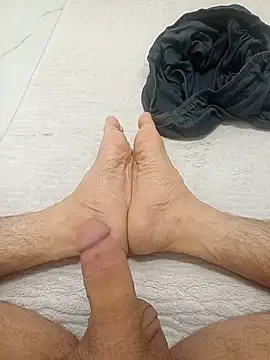 Hardapple01 online show from September 27, 2025, 4:17 am