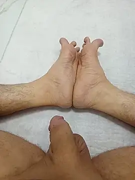 Hardapple01 online show from October 1, 2025, 9:10 pm