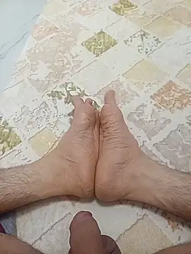 Hardapple01 online show from February 14, 2026, 4:09 am