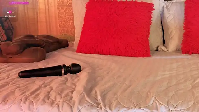 MishaKinki online show from November 20, 2025, 7:02 pm