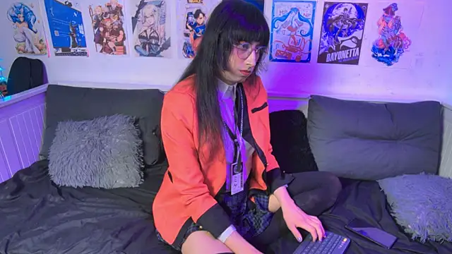 Snapshot of snowblack_ chatting on June 6, 2026, 4:44 pm snowblack online show from June 6, 2026, 4:44 pm