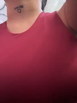 LunaBaker-1 online show from October 16, 2025, 7:48 pm