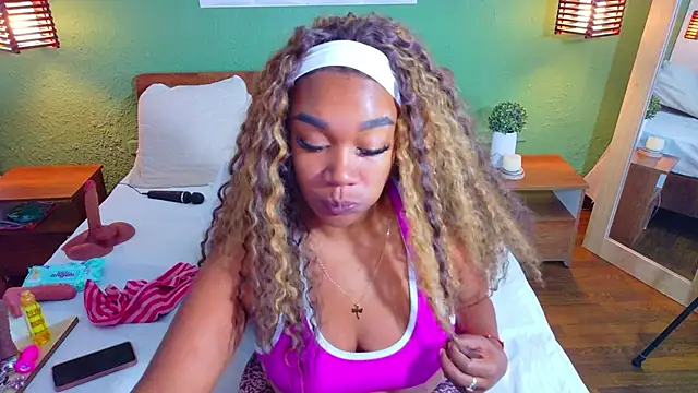 dannaahbrown online show from April 4, 2026, 1:19 pm