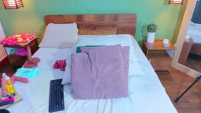 dannaahbrown online show from April 19, 2026, 1:21 pm