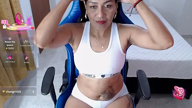 Snapshot of Dayanna_11 chatting on May 6, 2026, 8:58 pm Dayanna 11 online show from May 6, 2026, 8:58 pm
