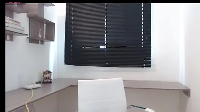 MIYESSI online show from February 22, 2025, 7:47 pm