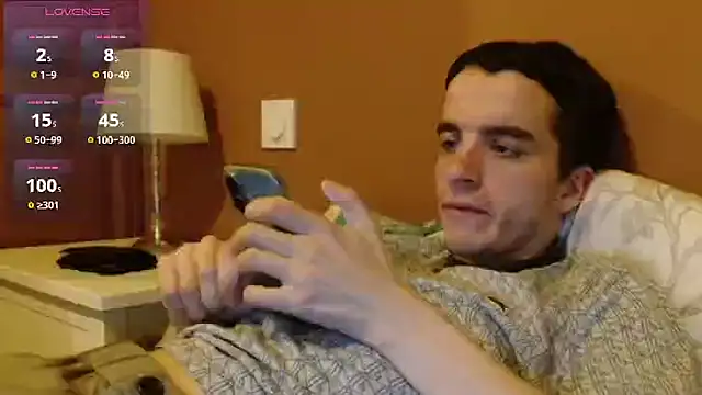 Snapshot of Tombgy07 chatting on May 9, 2026, 8:25 pm Tombgy07 online show from May 9, 2026, 8:25 pm