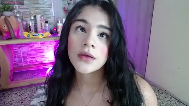 Snapshot of Saray_Cute_ chatting on December 2, 2024, 2:08 pm Saray Cute online show from December 2, 2024, 2:08 pm