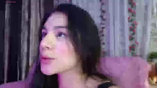 Snapshot of Saray_Cute_ chatting on December 27, 2024, 6:20 pm Saray Cute online show from December 27, 2024, 6:20 pm