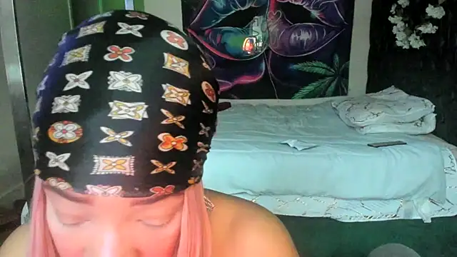 YasmineMinaj online show from April 16, 2026, 10:34 pm