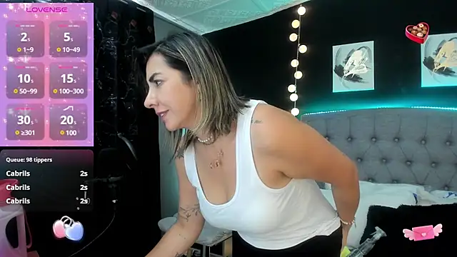 Snapshot of Isabella_lt chatting on February 10, 2025, 8:42 pm Isabella lt online show from February 10, 2025, 8:42 pm