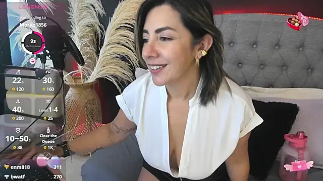 Snapshot of Isabella_lt chatting on February 25, 2025, 5:25 pm Isabella lt online show from February 25, 2025, 5:25 pm